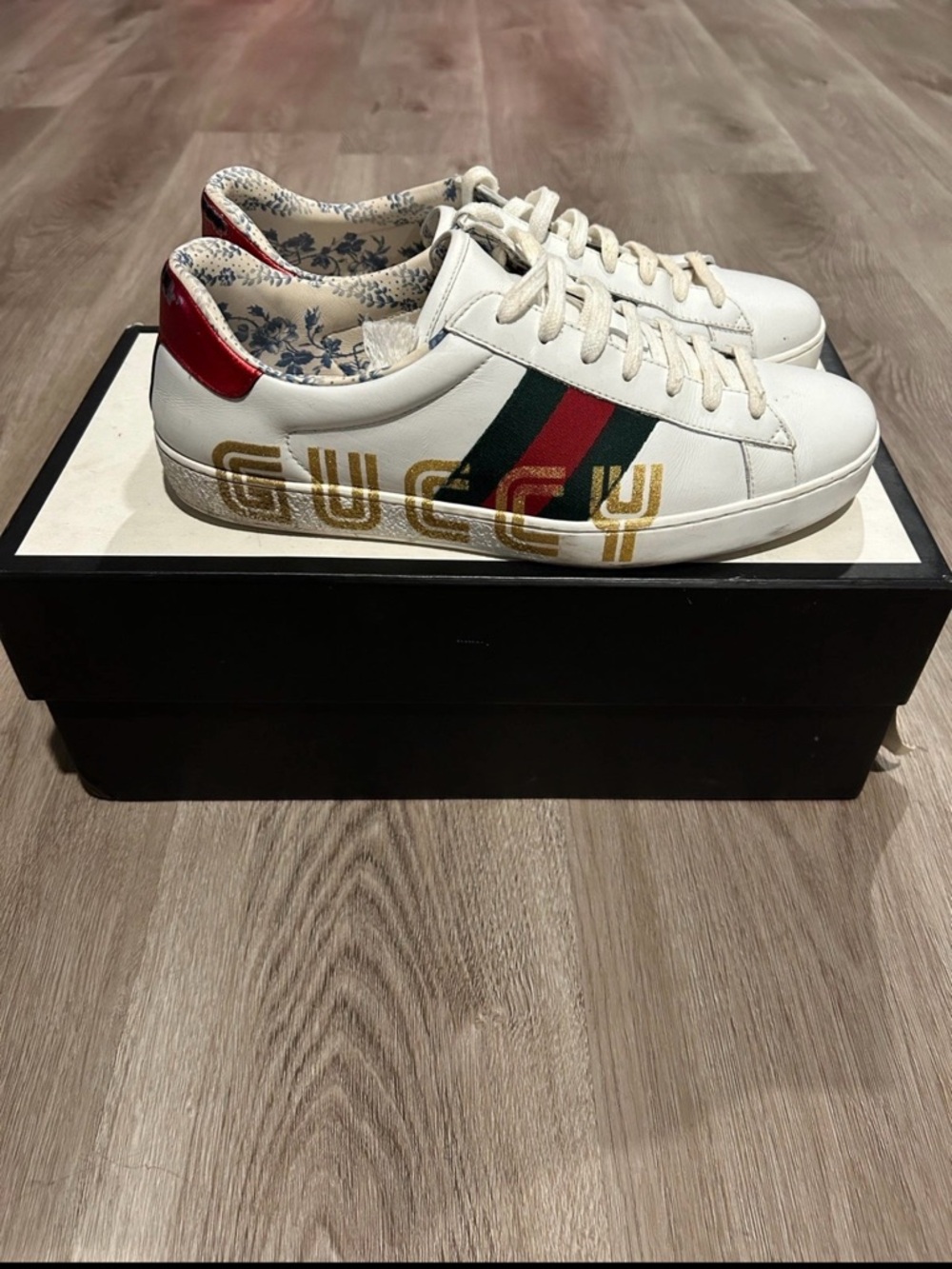 Gucci White Leather Sneakers with Red & Green Stripe and Gold Logo